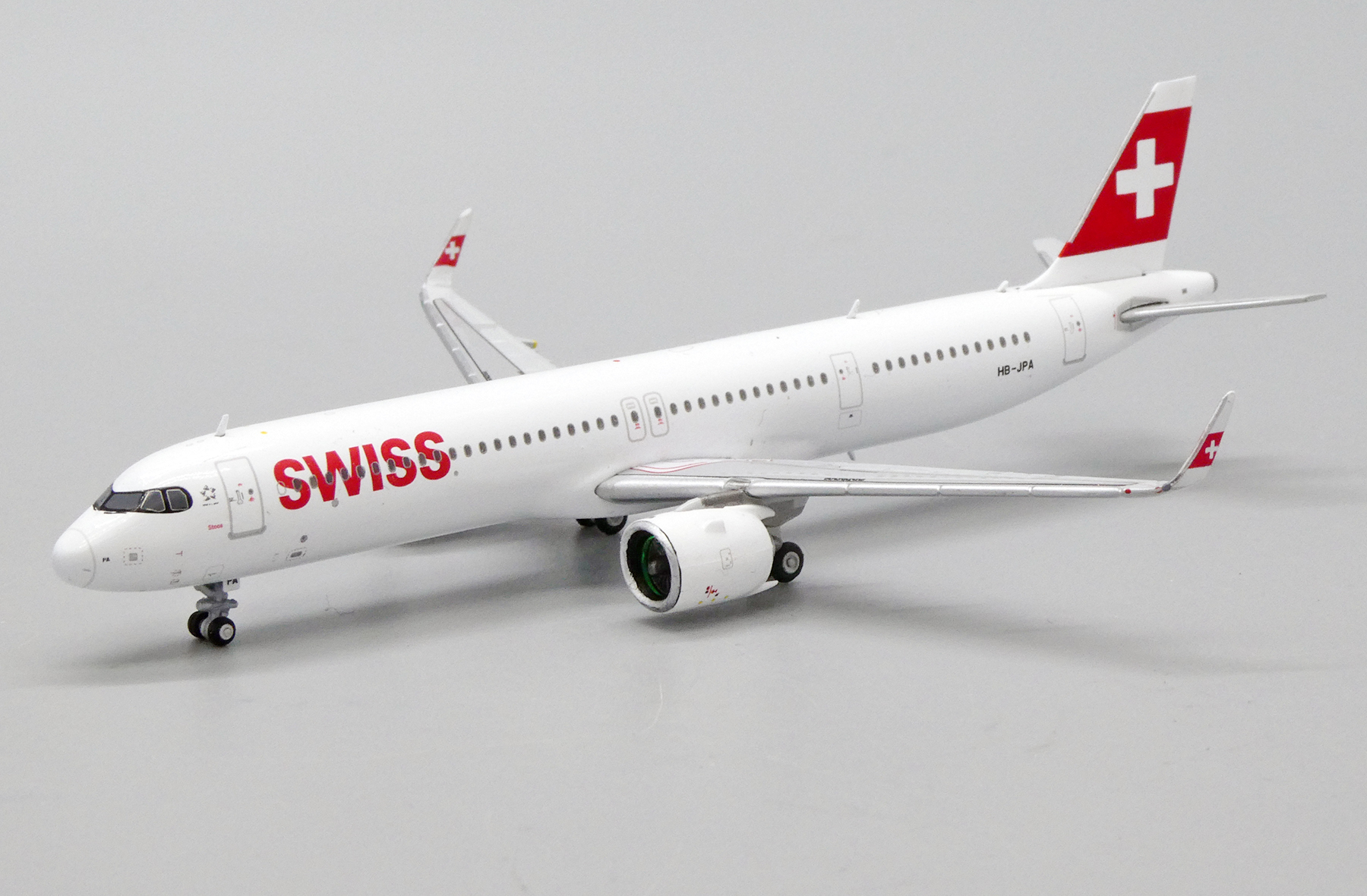 JC WINGS 1/200 SWISS INTERNATIONAL AIR LINES AIRBUS A321NEO HB-JPA  (EW221N007)