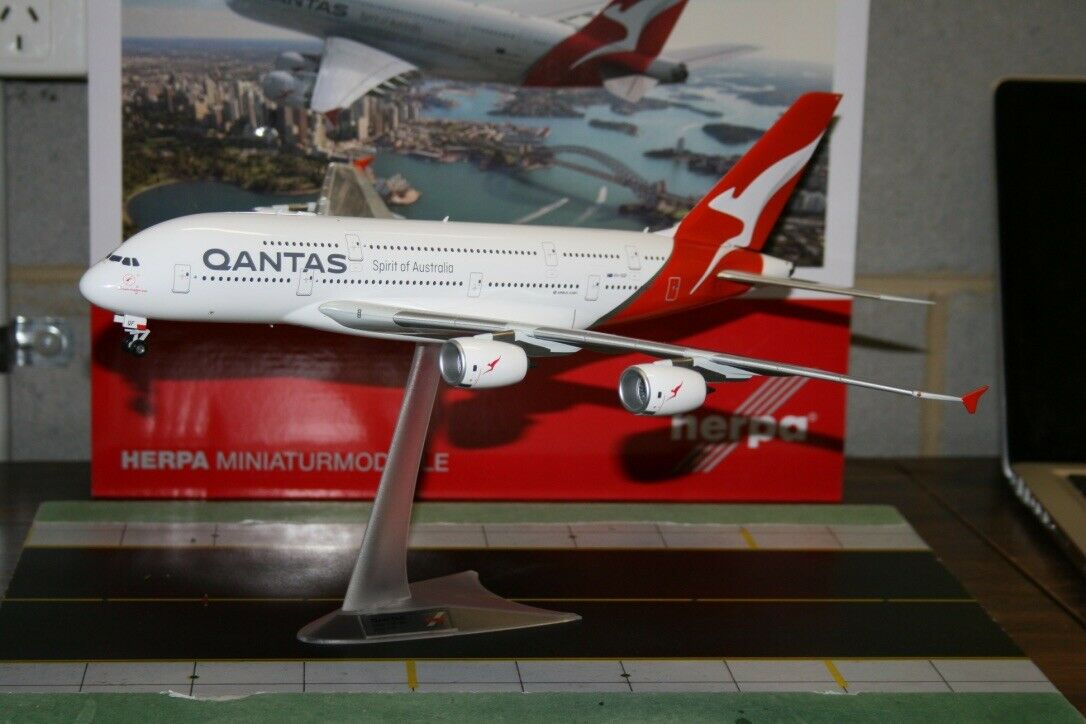 HERPA 1/200 QANTAS AIRBUS A380 VH-OQF (559423) Model Plane