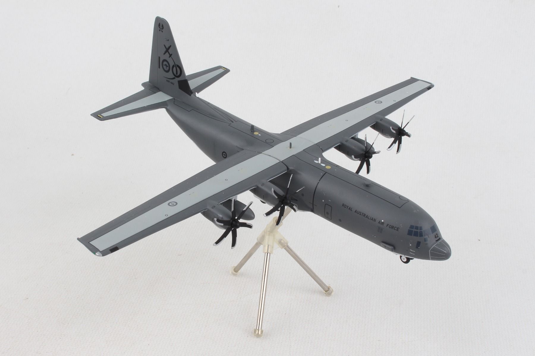 正規通販 C-130 HERCULES 1:500 nmef.com