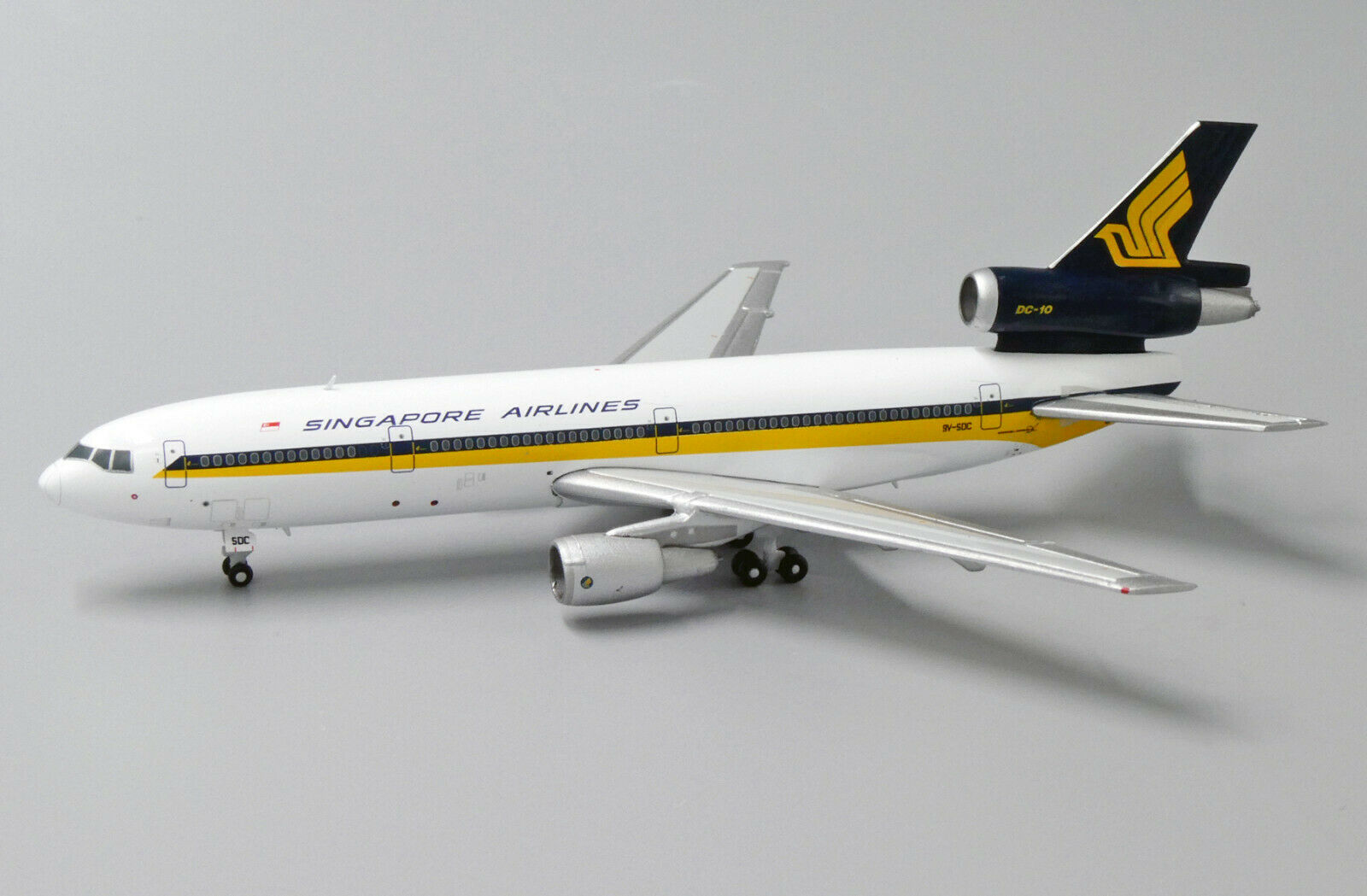 1 400 Condor DC-10 D-ADOO - 航空機