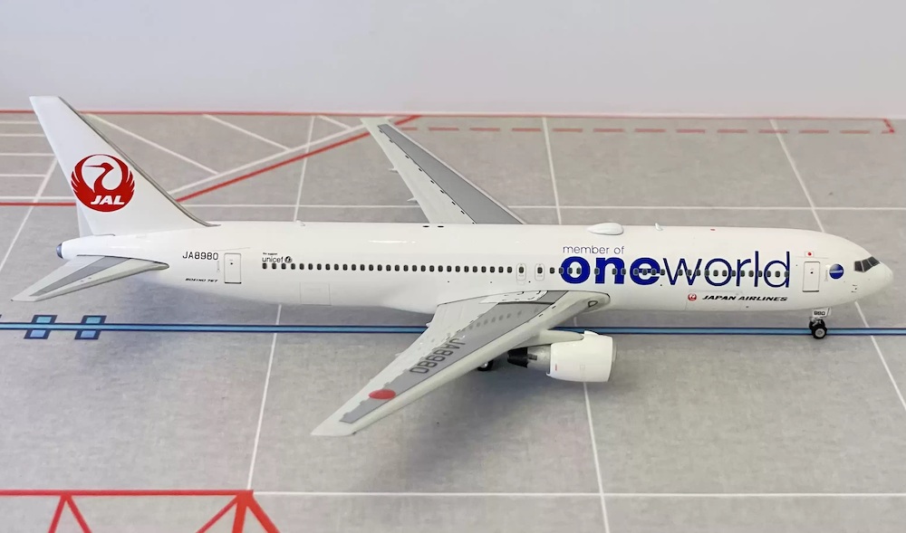 PHOENIX 1/400 JAL JAPAN AIRLINES BOEING 767-300 JA8980 “ONE WORLD 