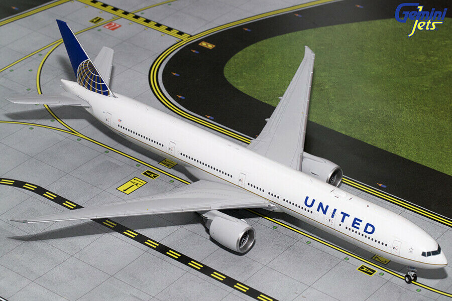 GEMINI JETS 1/200 UNITED AIRLINES BOEING 777-300ER N2331U (G2UAL643)